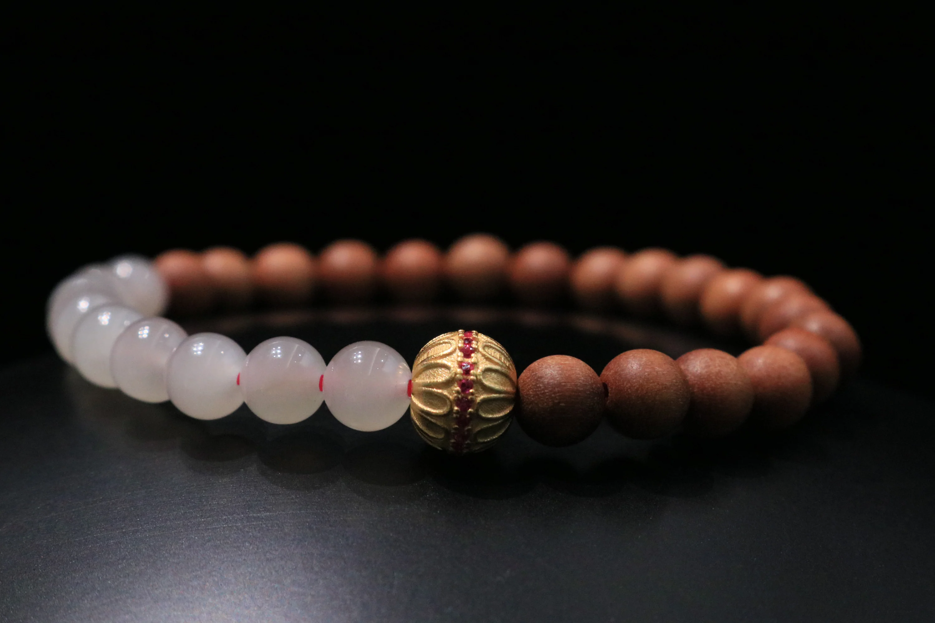 Exquisite Sandalwood & Hetian Jade Bracelet: A Blend of Oriental Elegance and Auspiciousness